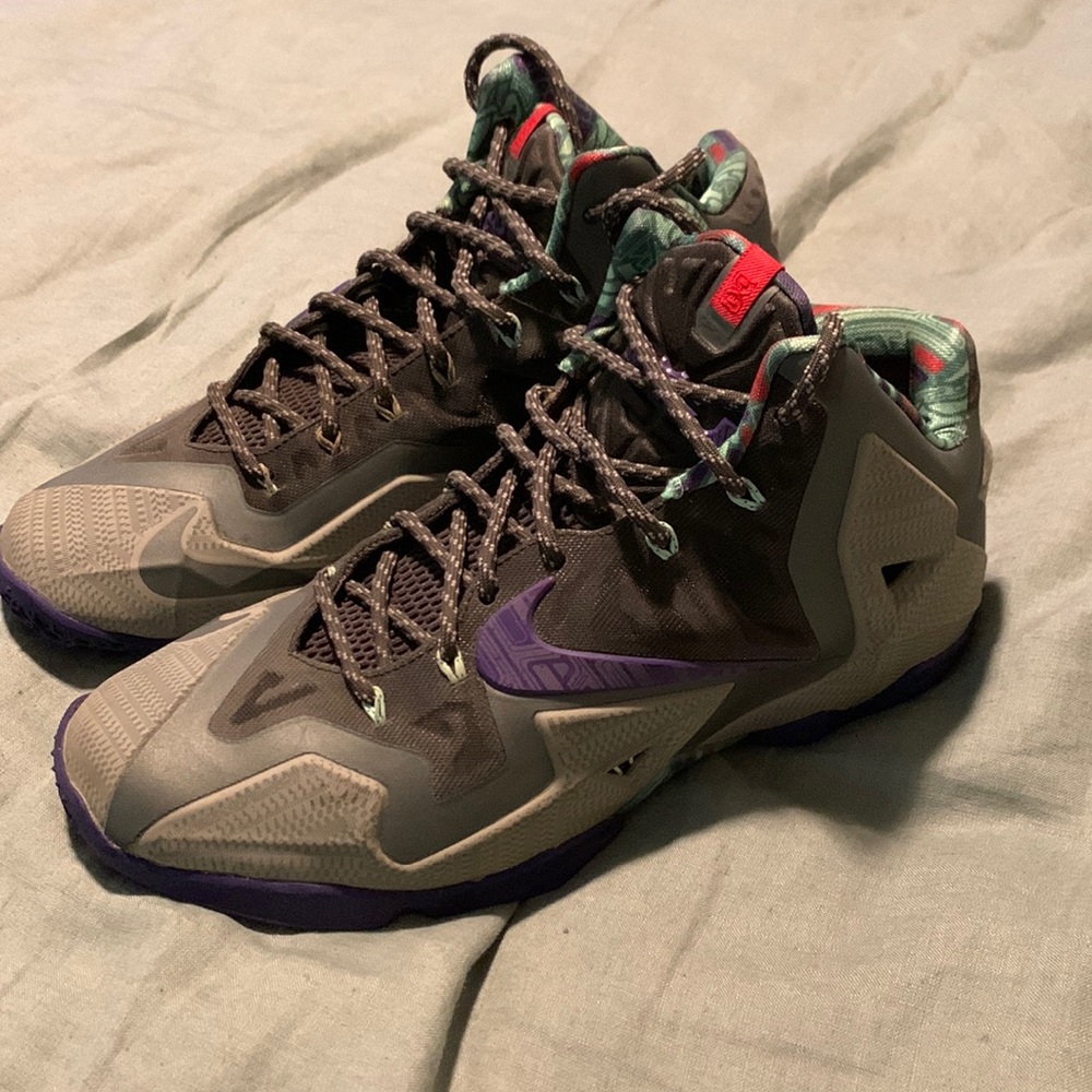 Nike Lebron 11